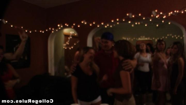 16P Smoking hot fucking college dorm babes get fucked and sucked