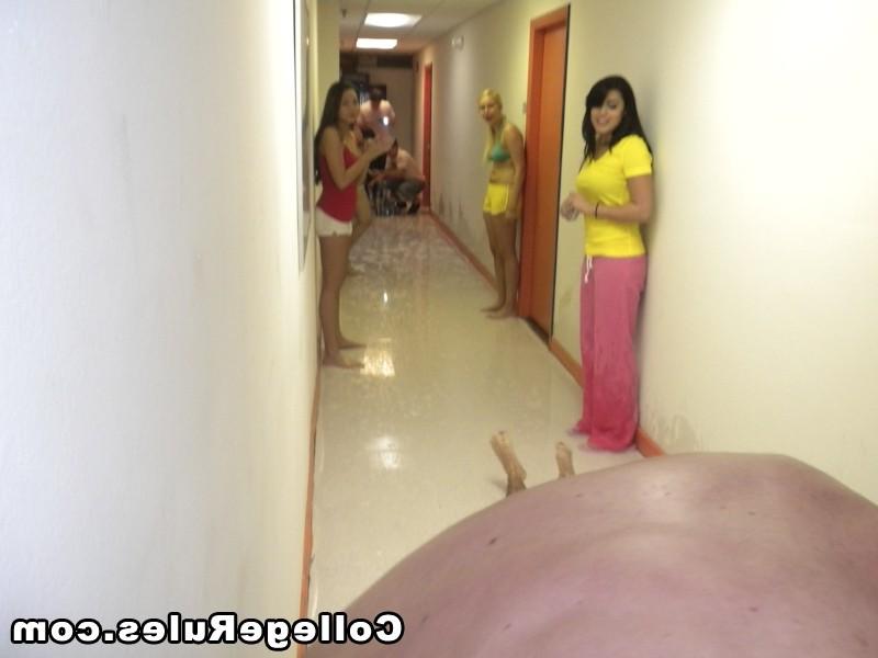 16P Hot college dorm party go wild in these hot fucking crazy pics