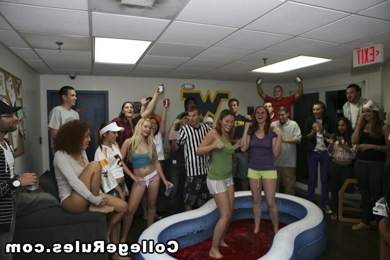 16P Check out this amazing sick ass miami college dorm party