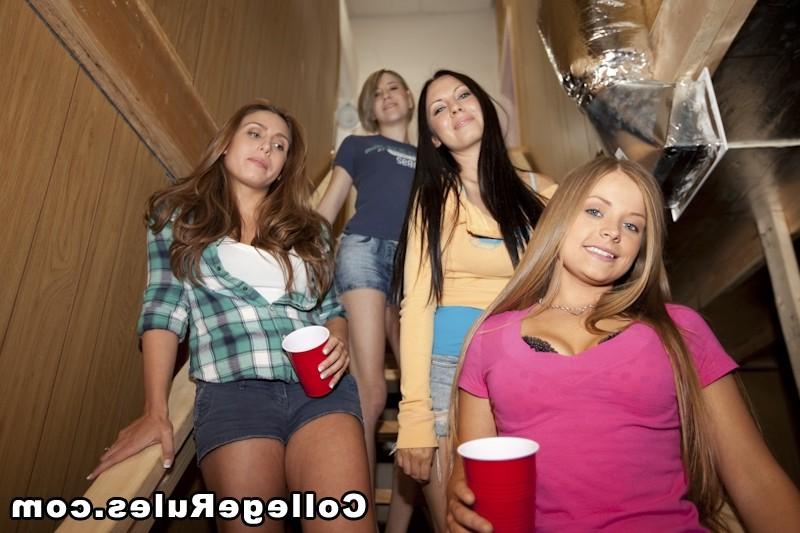 16P Hot college dorm party go wild in these hot fucking crazy pics