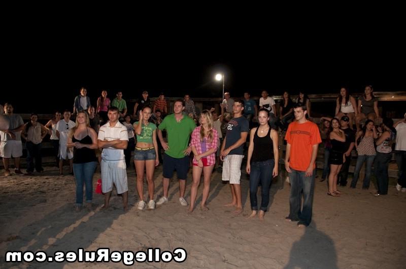 16P Hot college dorm party go wild in these hot fucking crazy pics