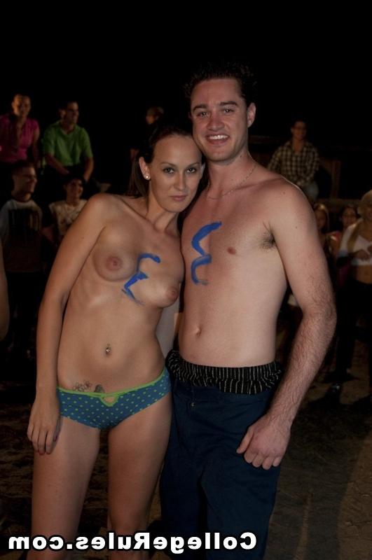16P Hot college dorm party go wild in these hot fucking crazy pics