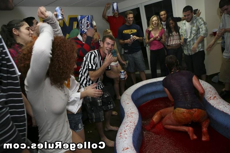 16P Watch hot double cock sucking group sex college dorm party