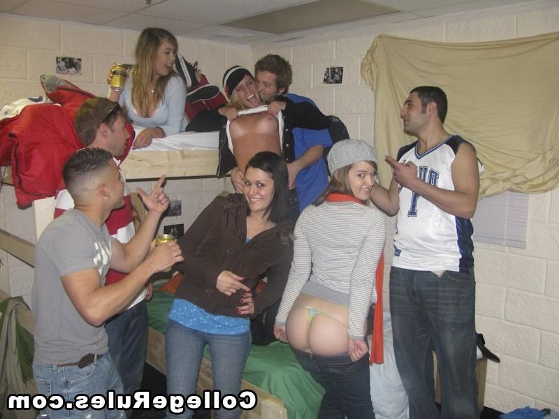 16P Hot college dorm party go wild in these hot fucking crazy pics