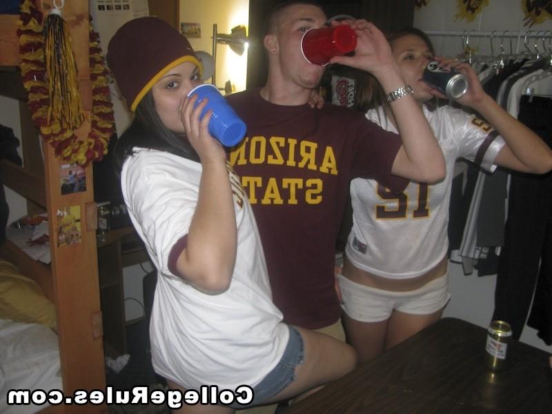 16P Check out this amazing sick ass miami college dorm party