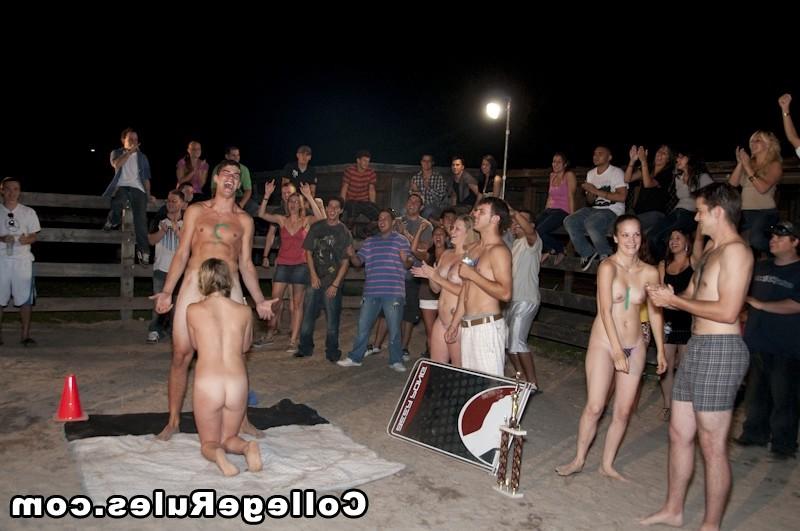 16P Handsome seducers drilling all chicks at hardcore party