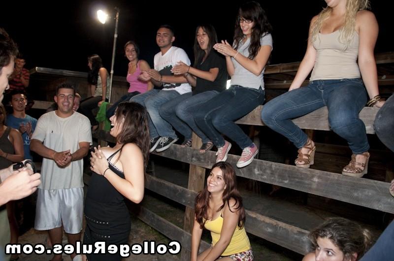 16P Handsome seducers drilling all chicks at hardcore party