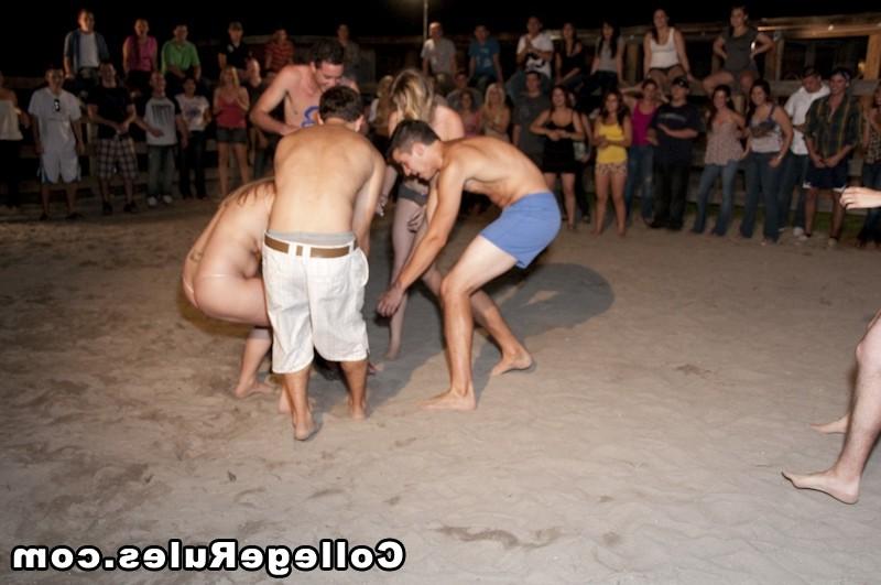 16P Handsome seducers drilling all chicks at hardcore party