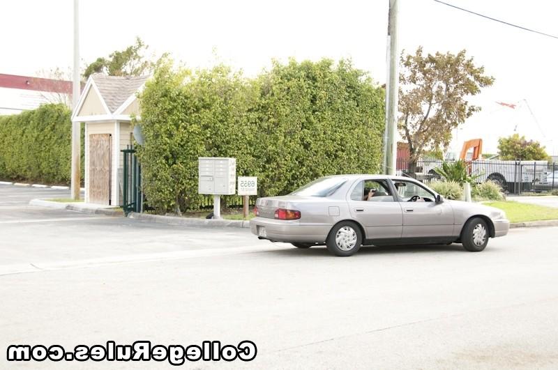 16P Super hot real college babes go wild after a beer bong party