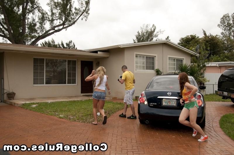 16P Super hot real college babes go wild after a beer bong party