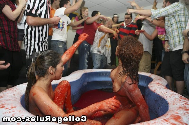 16P Handsome seducers drilling all chicks at hardcore party
