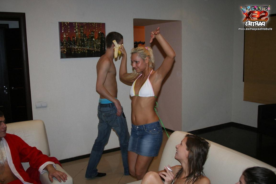 16P Drunk college girl gets fucked at party