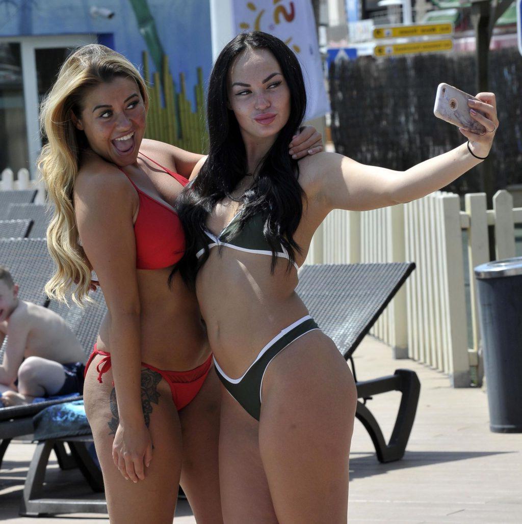 17P Ellie Young & Hayley Fanshaw Bikini