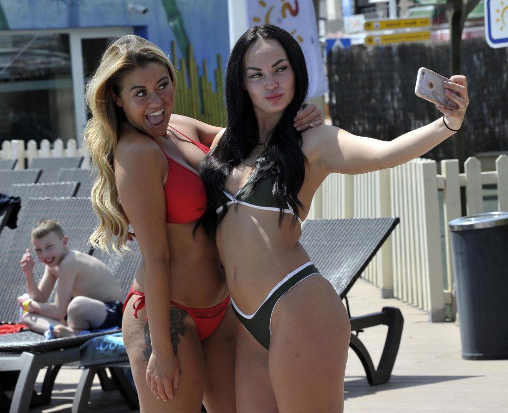 17P Ellie Young & Hayley Fanshaw Bikini