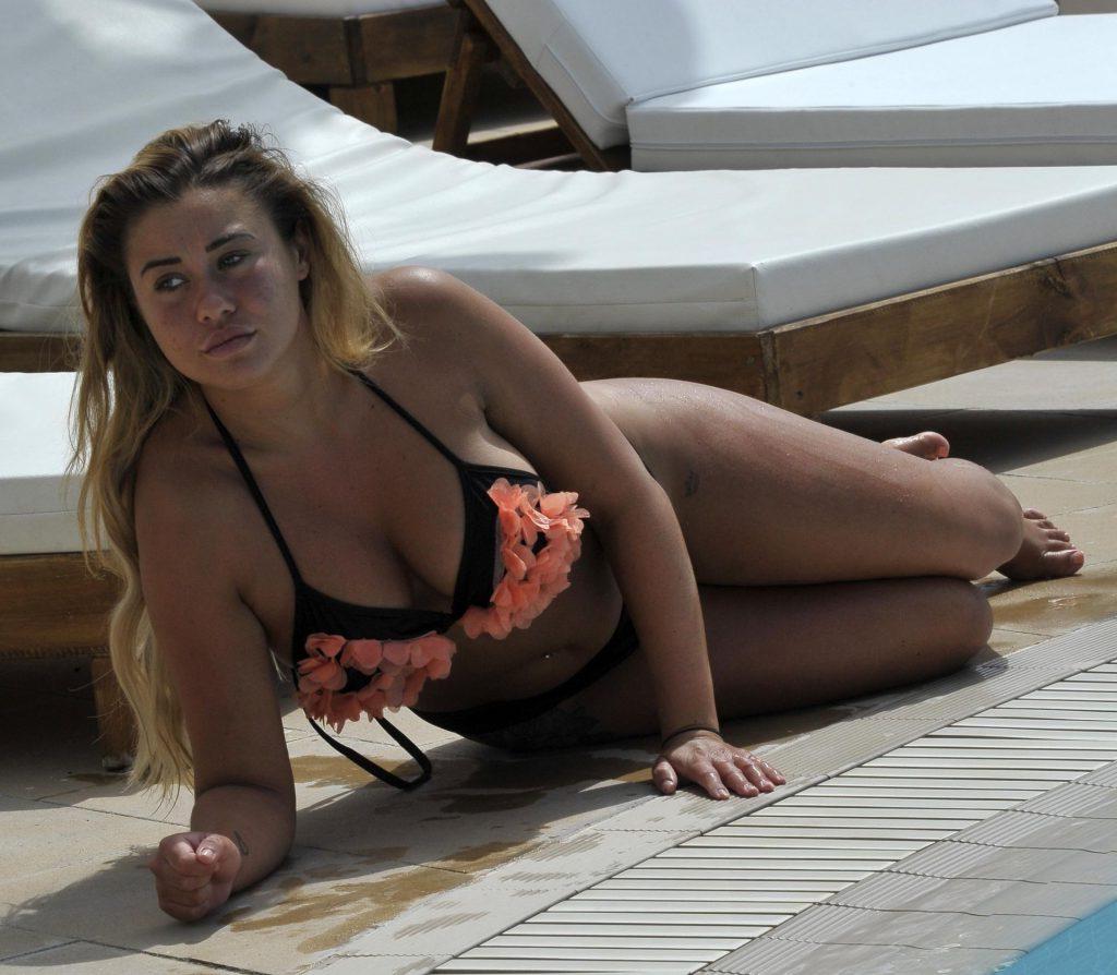 25P Ellie Young & Hayley Fanshaw Bikini