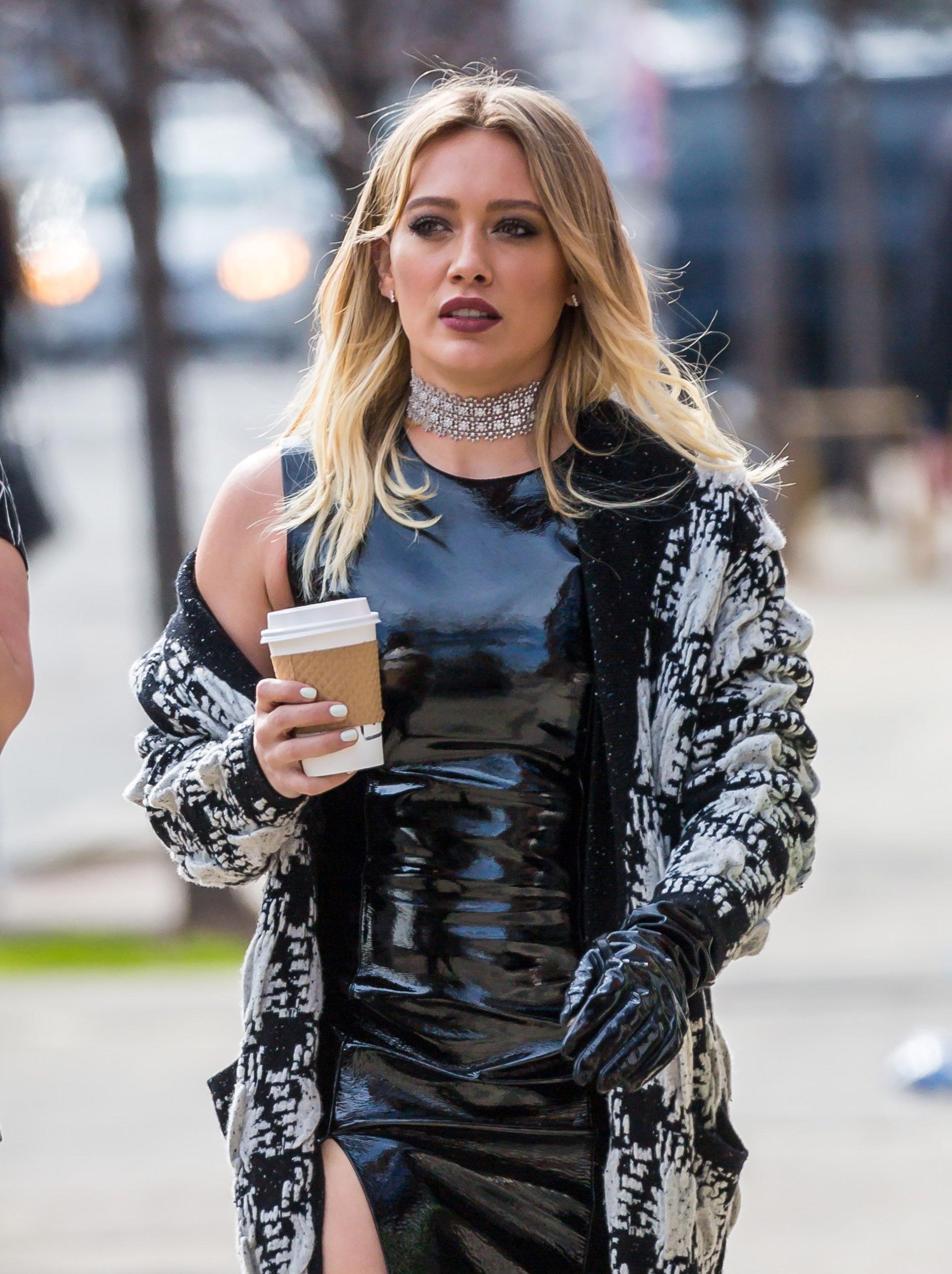 17P Hilary Duff Dressed In Leather, Looking Thick
