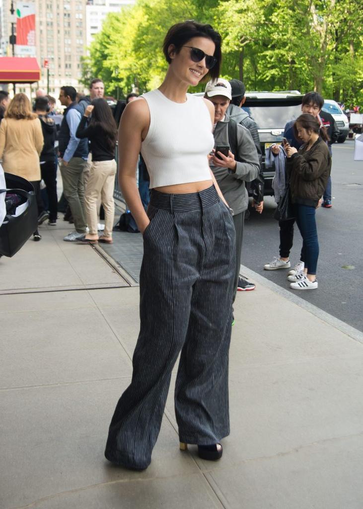 10P Jaimie Alexander: Awful Pants, Awesome Top