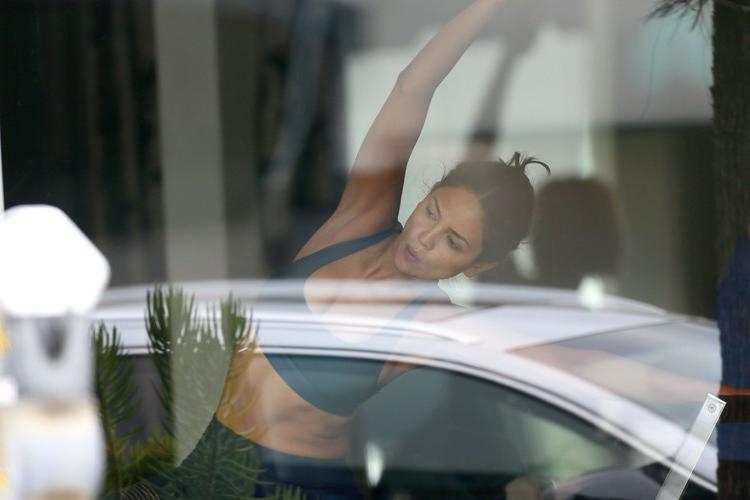 16P Eiza Gonzalez Does Yoga And Gets Really Hot