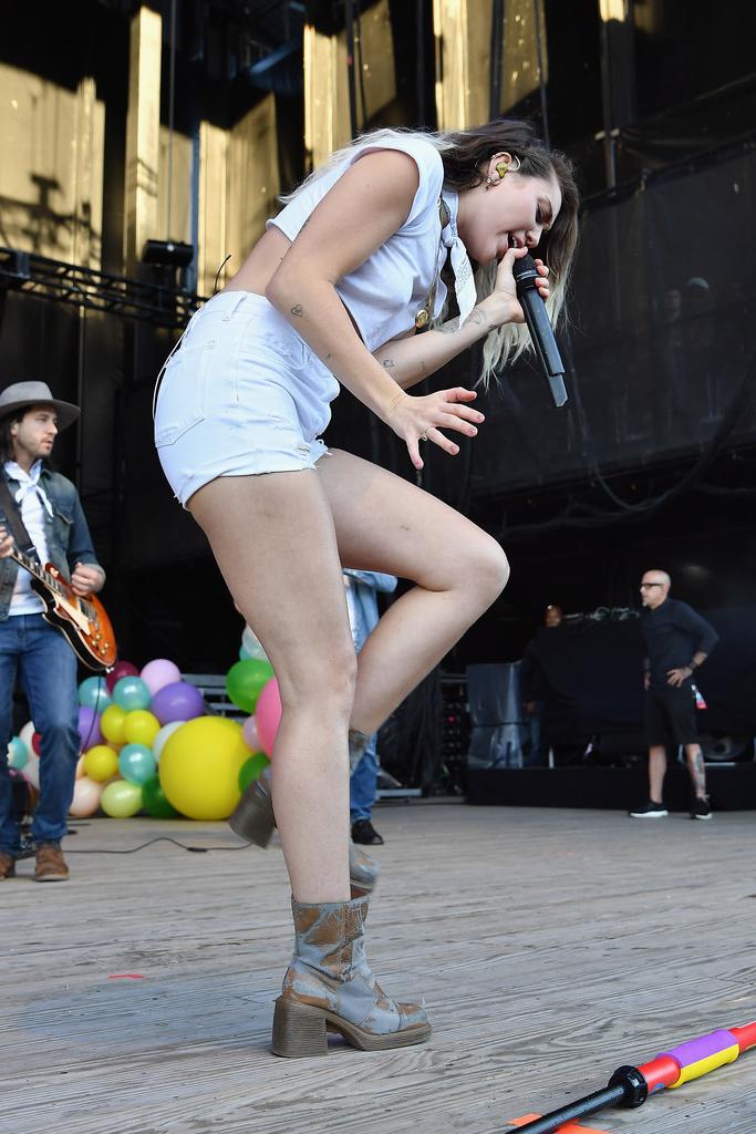 14P Miley Cyrus Has Legs For Days