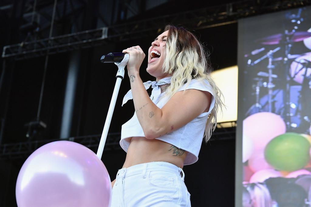 14P Miley Cyrus Has Legs For Days