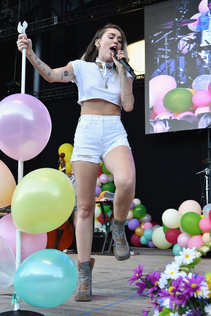 14P Miley Cyrus Has Legs For Days