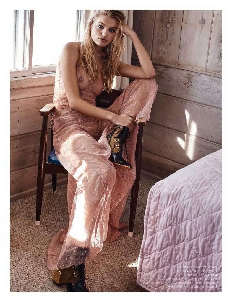 7P Daphne Groeneveld Flashing Her Beautiful Tits