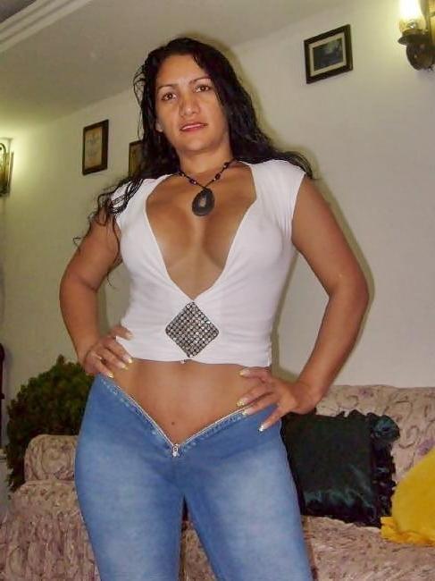 25P Latinas young milfs