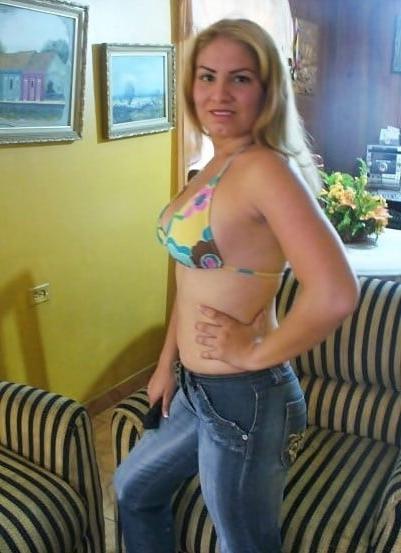 25P Latinas young milfs