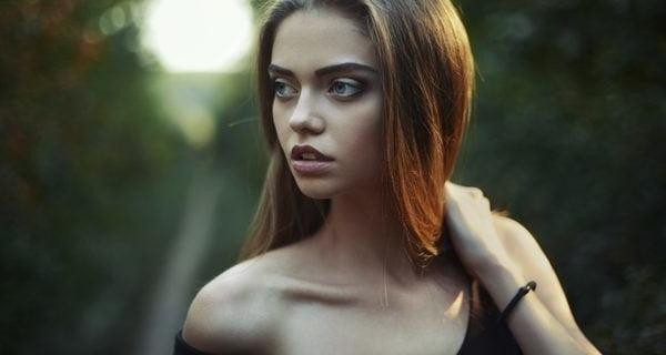21P Defined Collar Bones
