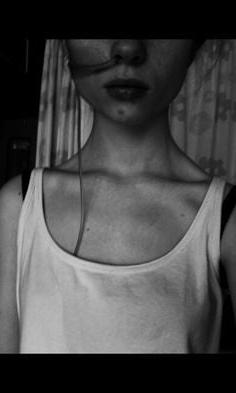 21P Defined Collar Bones