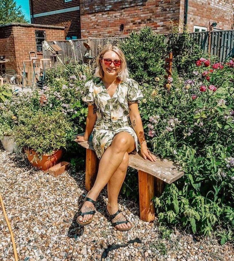 21P Milfs, legs and shoes