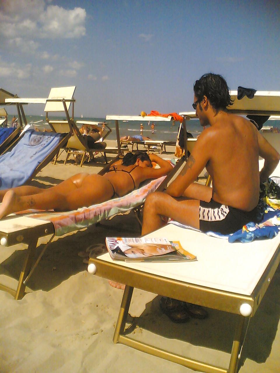 13P Cadid ass italian beach 2