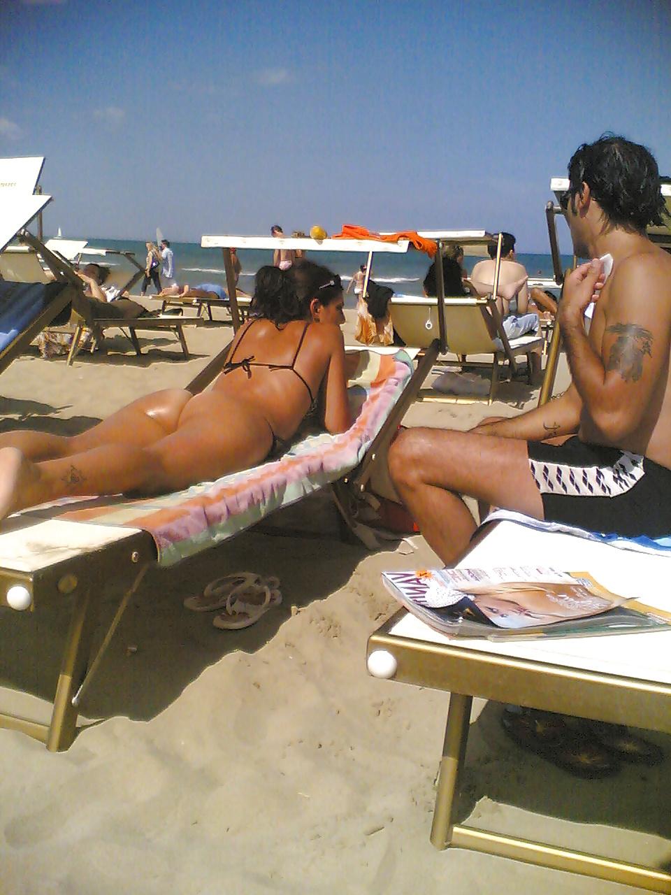 13P Cadid ass italian beach 2