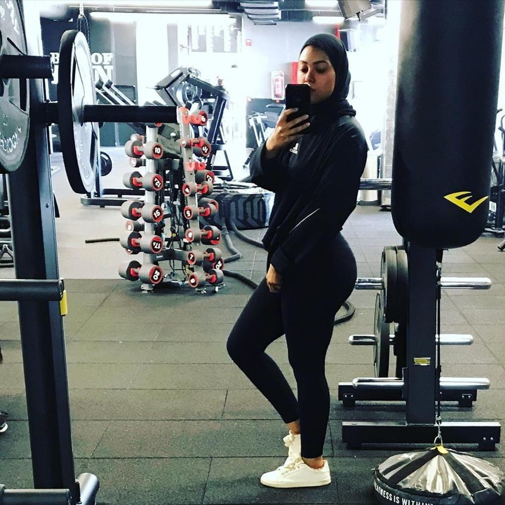 17P Ghada tarek sexy hijab fitness 3