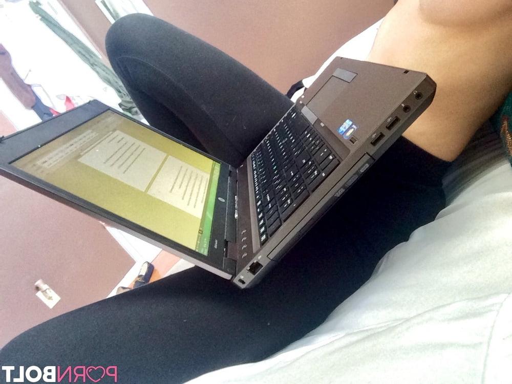 25P Hot Fitness Teen Selfies