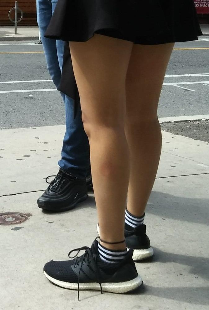 25P Candid legs and feet....