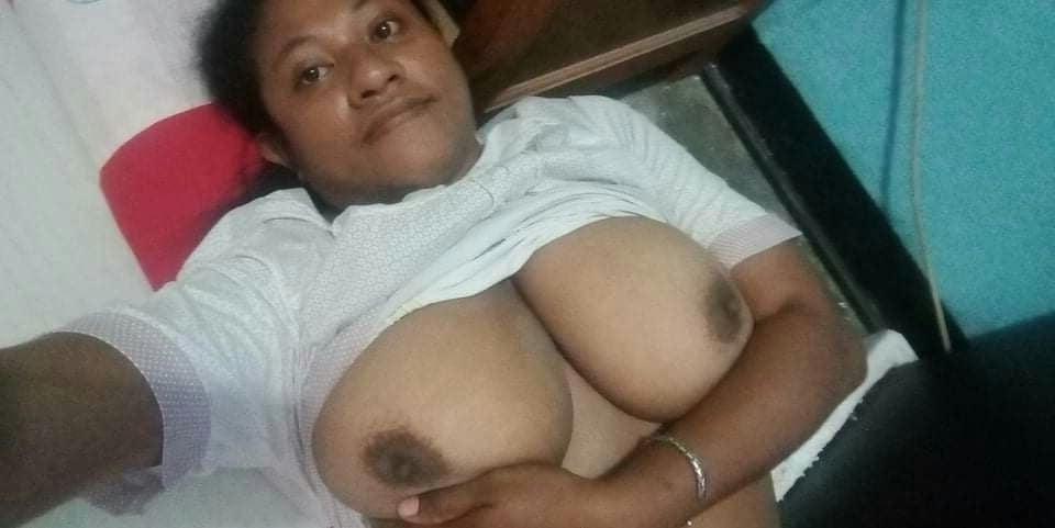 6P PNG Milf Flashing 01092020