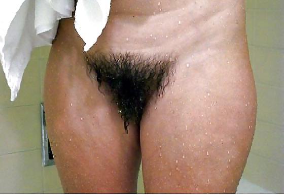 14P Hairy pussy also get wet