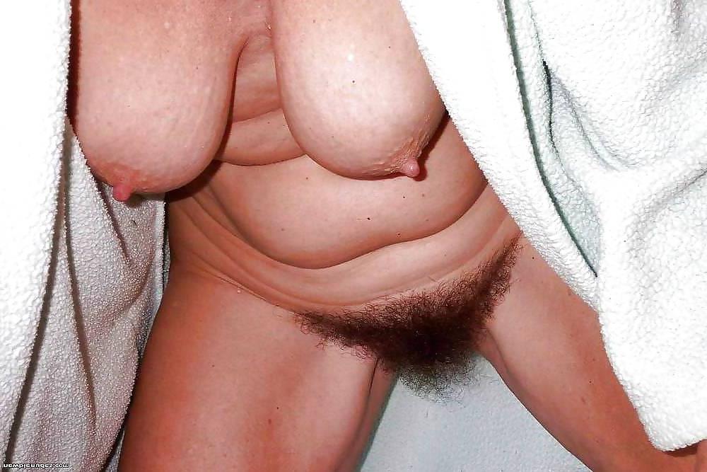 14P Hairy pussy also get wet
