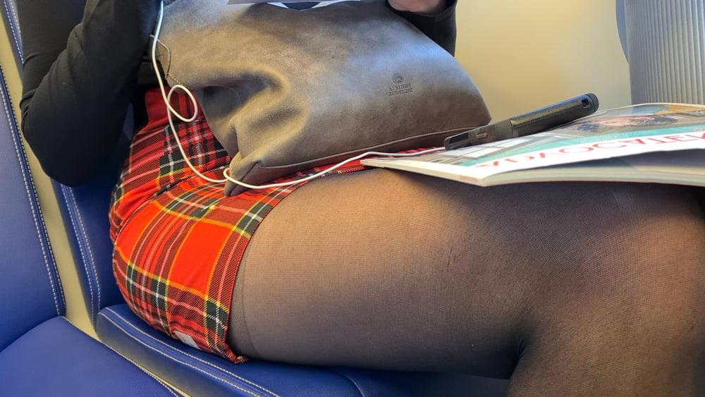 19P Voyeur pantyhose legs