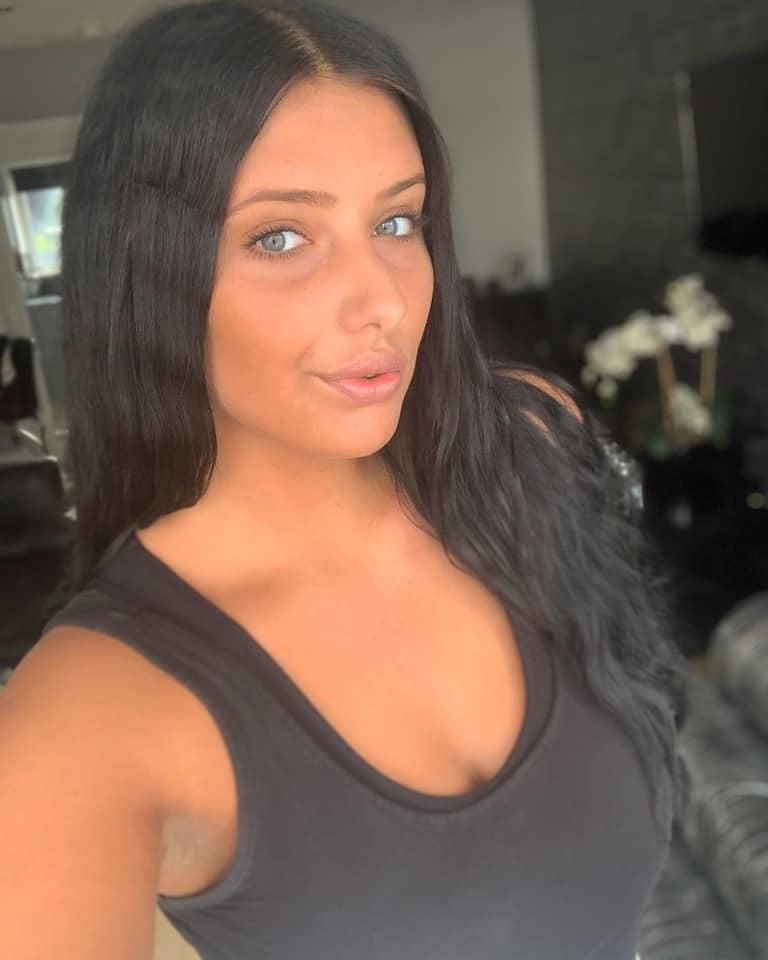 25P Big Boob Teen Thick Hips and Legs