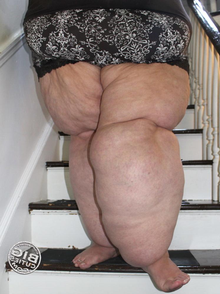 25P SSBBW Elephant Legs