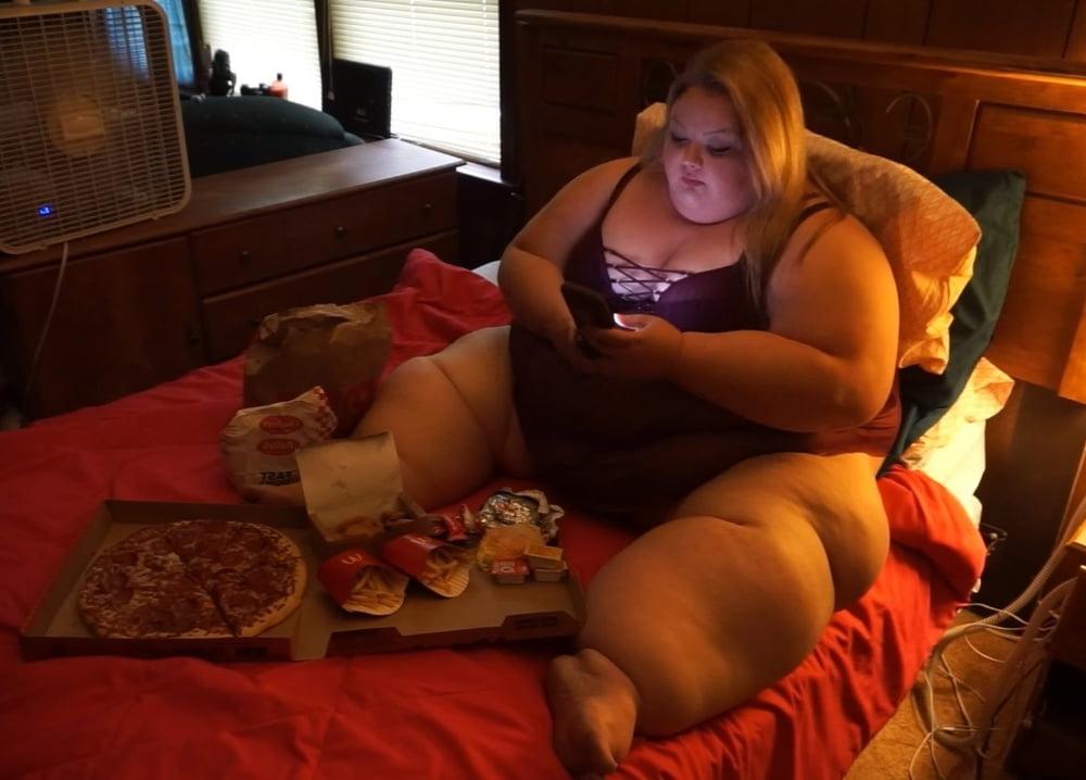 25P SSBBW Elephant Legs