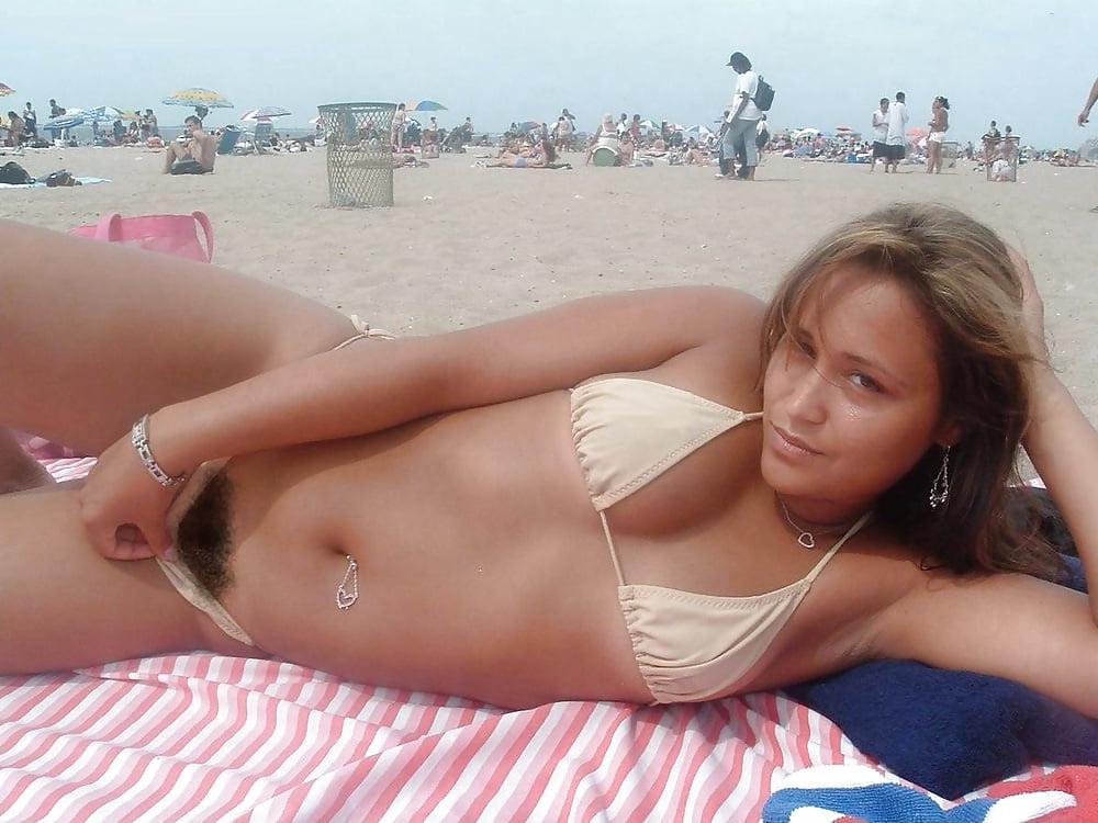 25P hairy pussy at the beach