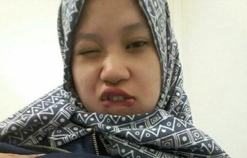 6P Amateur Indonesian Hijab Girl Flashing Her Bob