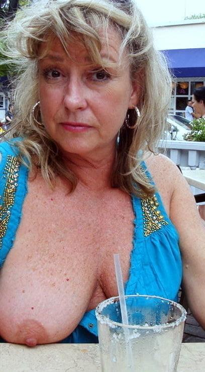 25P Grannies flashing one tit