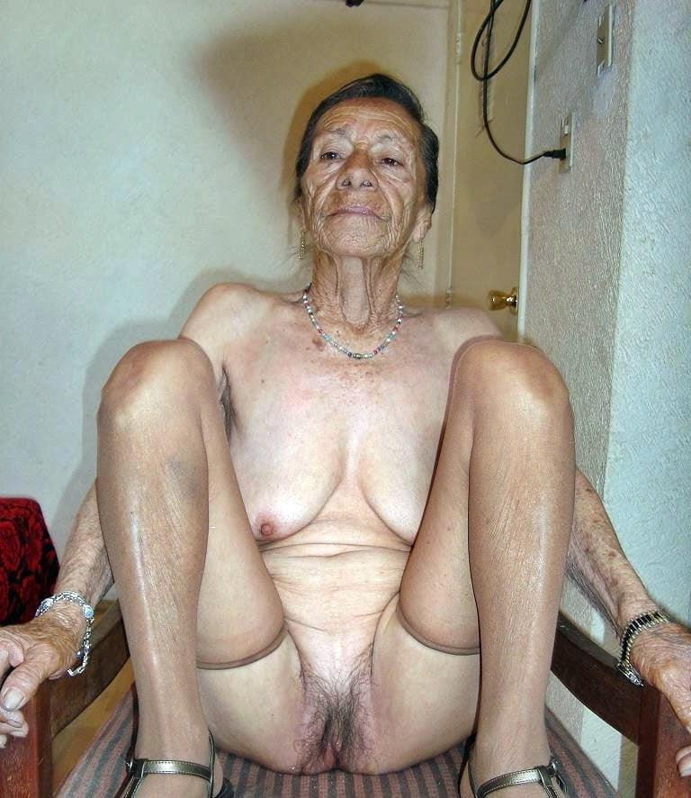 25P Geanny whores pussies for your pleasure