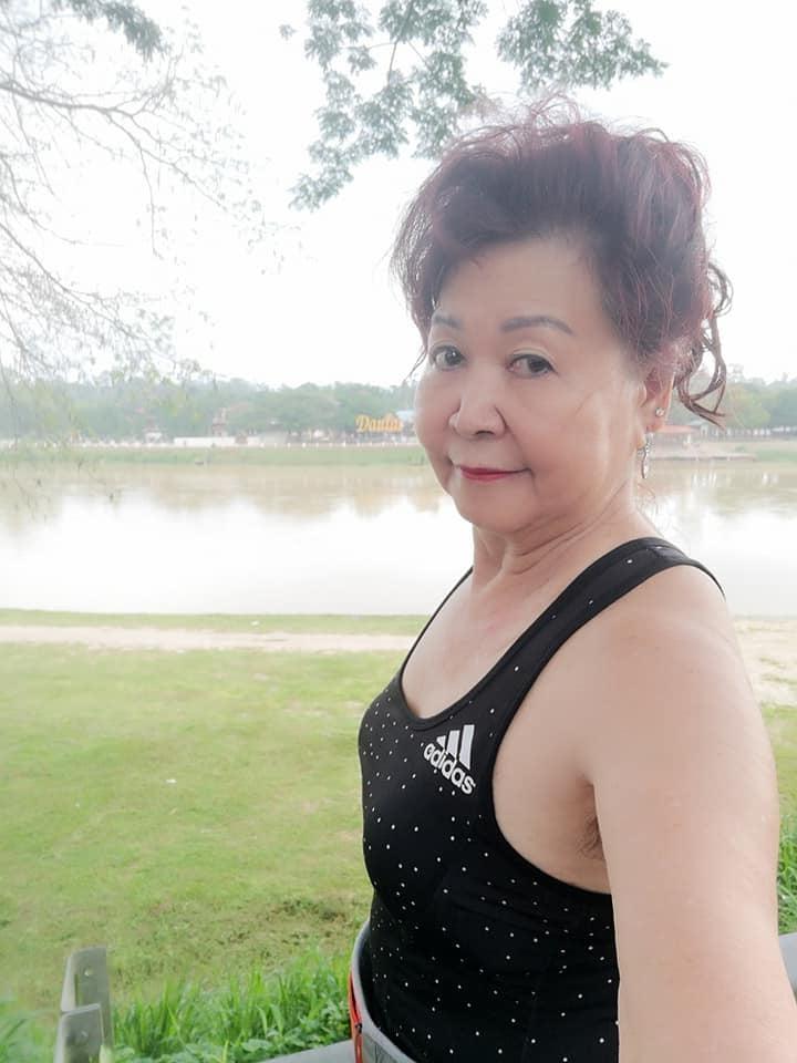 25P Asian mature slut