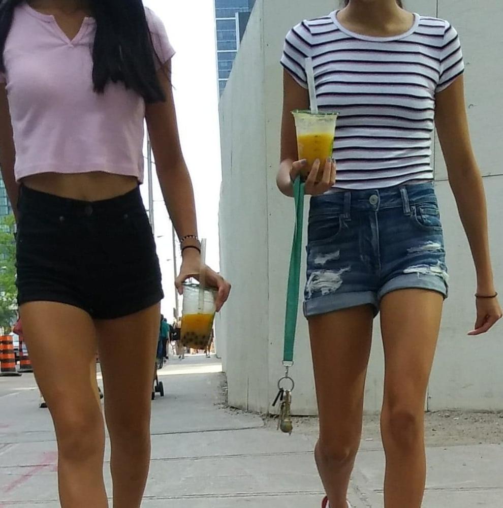 25P Candid legs and feet....