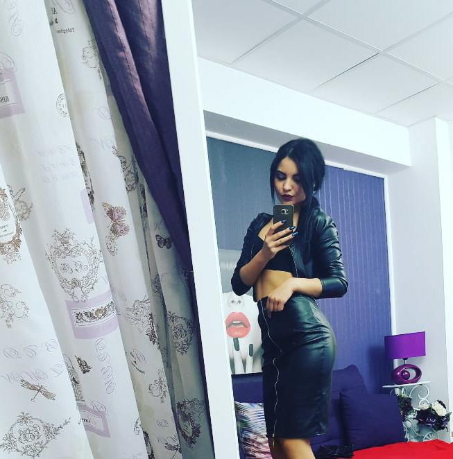 25P Amateur Leather Covered Sluts August 2020